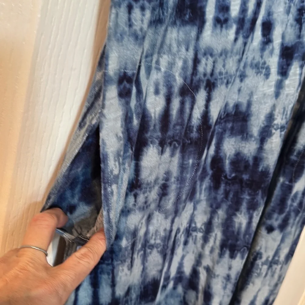Naturals D& Co size size LP Vneck, tie-dye, NWOT - Picture 2 of 3